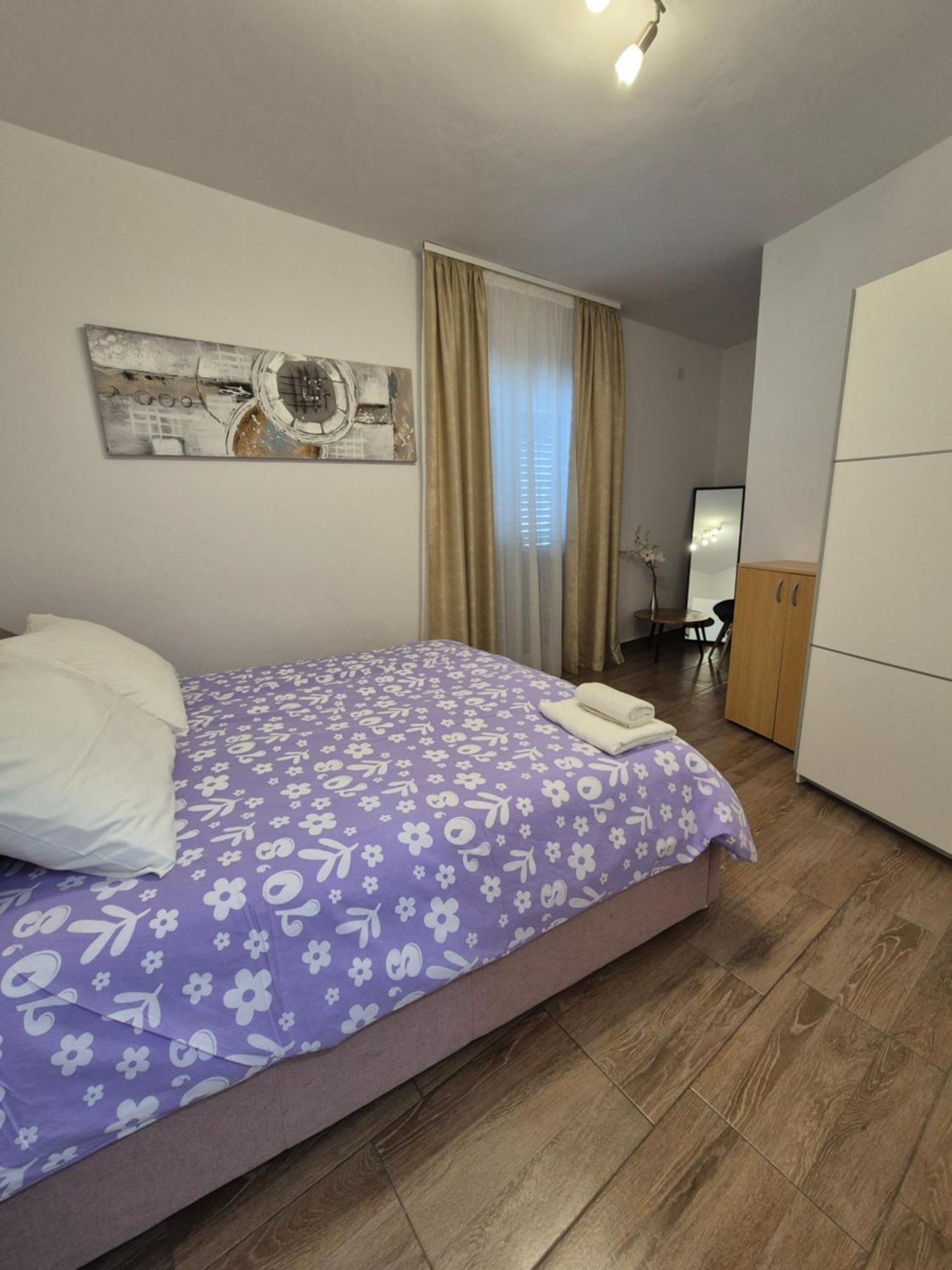 Apartman Smoljic 4+2 Primosten Exterior photo